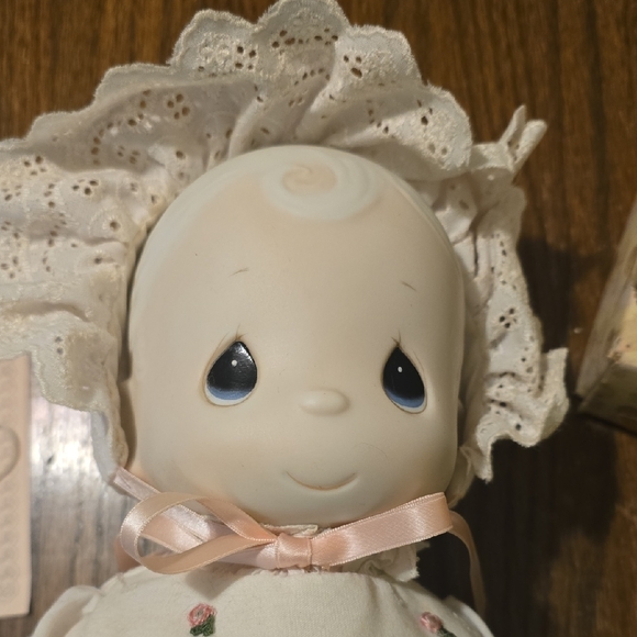 Porcelin Precious Moments Birth Certificate Set - Picture 4 of 10